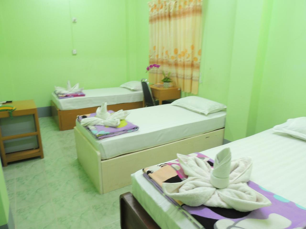 Nay Chi Lin Hotel Pathein Exterior photo