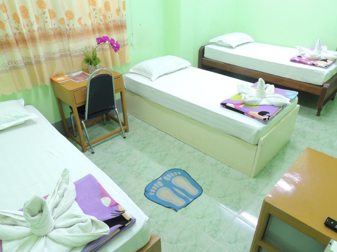 Nay Chi Lin Hotel Pathein Exterior photo